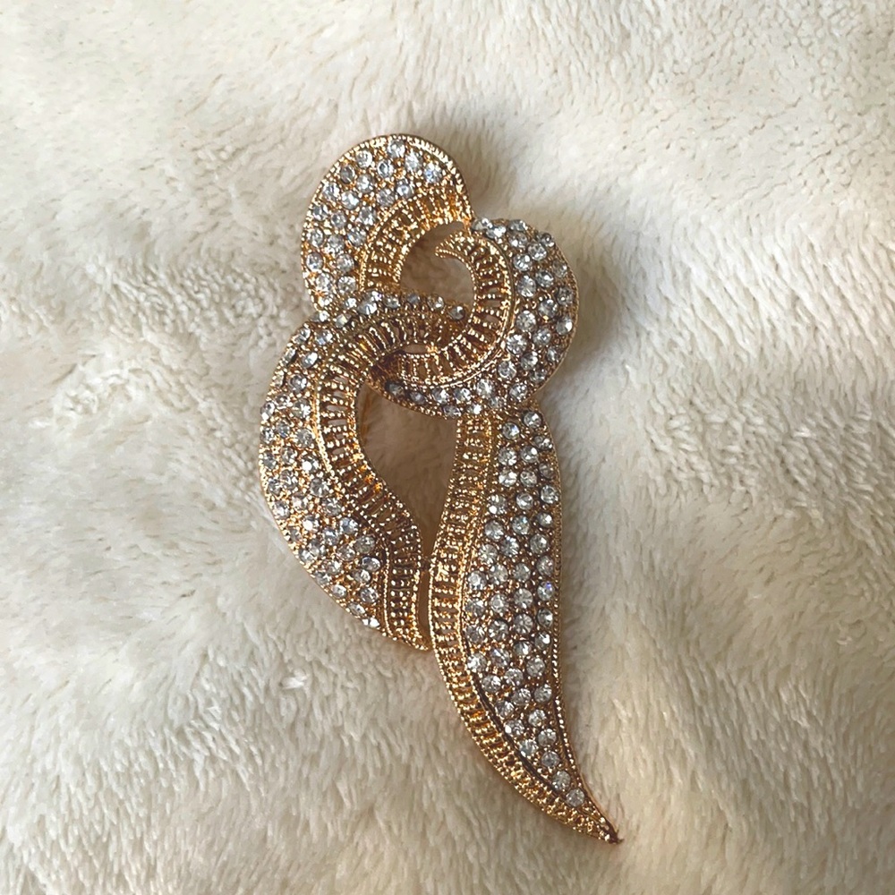 Rose Gold with clear stones Brooch pin